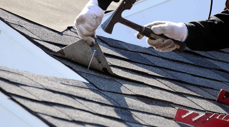 Professional residential roofers in Greentown, IN